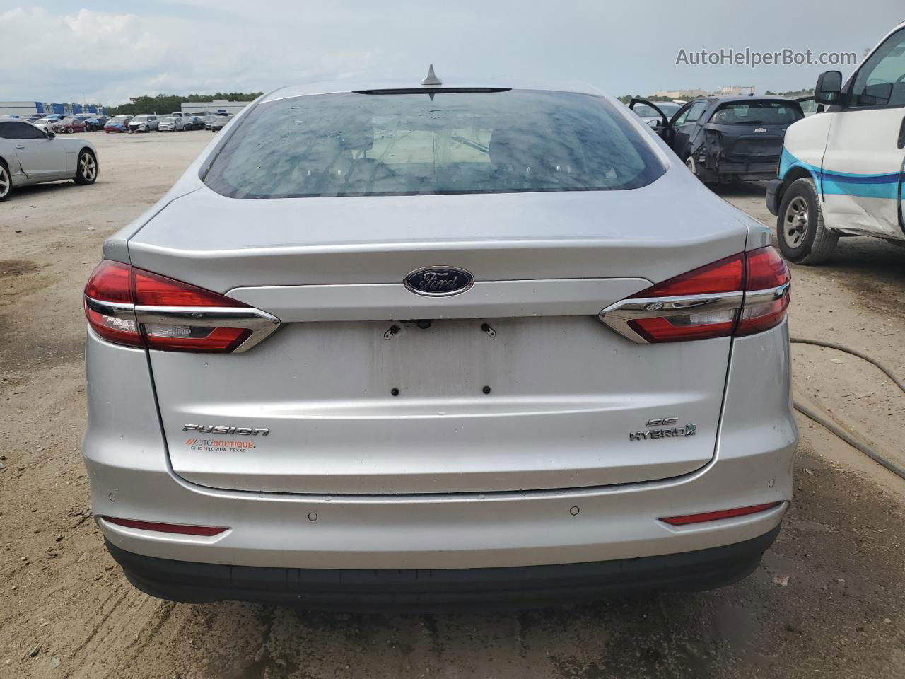 2019 Ford Fusion Se Серебряный vin: 3FA6P0LUXKR188037