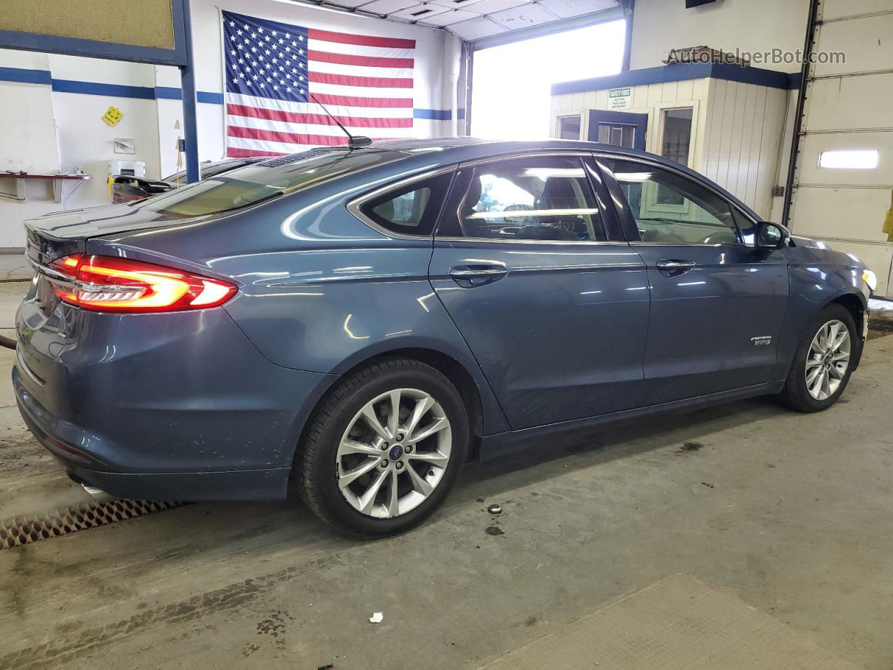 2018 Ford Fusion Se Phev Синий vin: 3FA6P0PU6JR192143