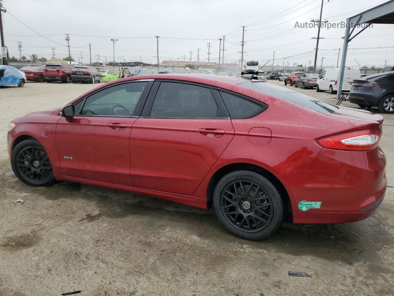 2015 Ford Fusion Se Phev Красный vin: 3FA6P0PU7FR206719