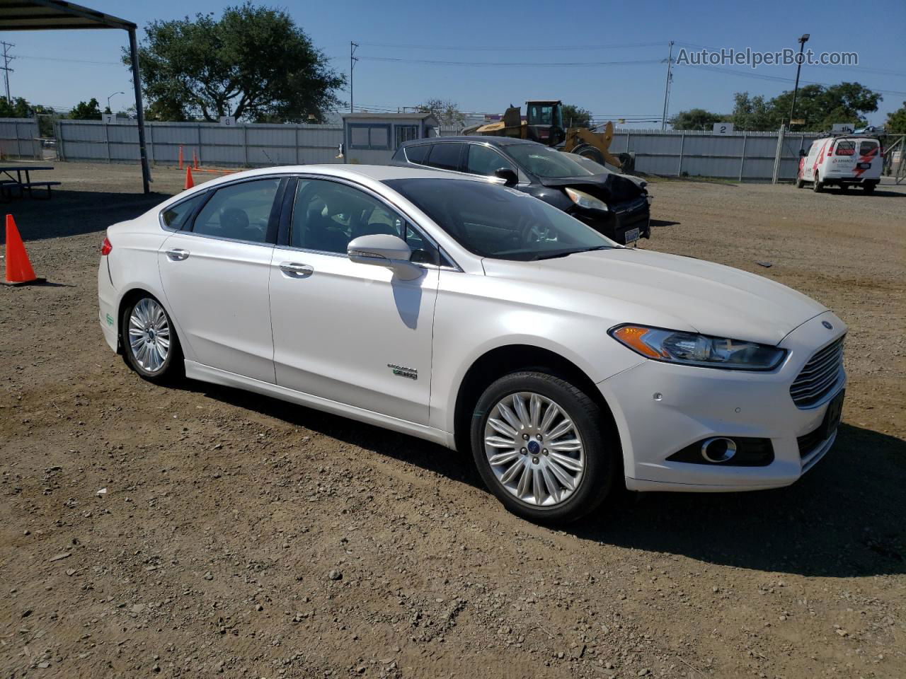 2014 Ford Fusion Titanium Phev White vin: 3FA6P0SUXER378751