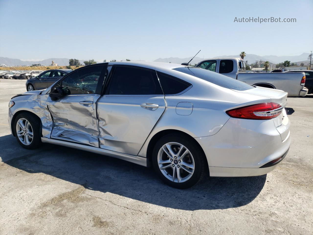 2018 Ford Fusion S Hybrid Серебряный vin: 3FA6P0UU2JR110364