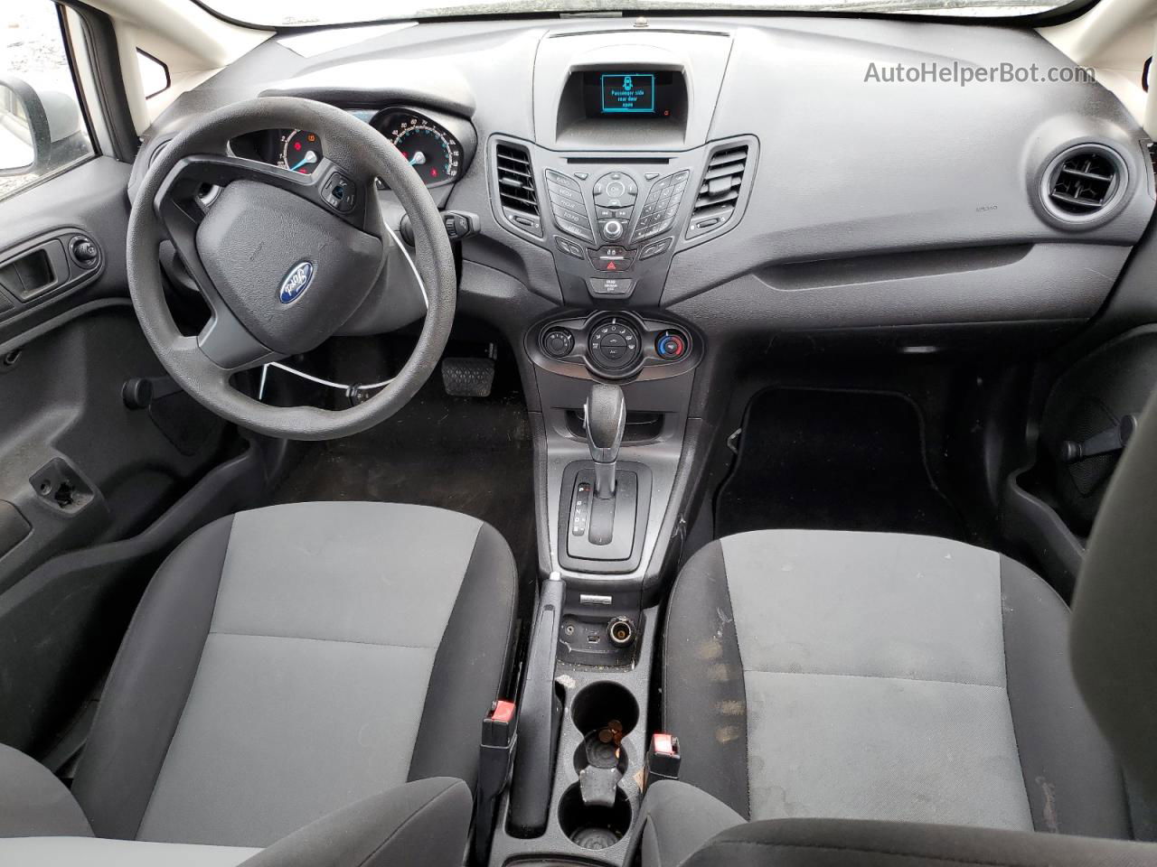 2016 Ford Fiesta S Серебряный vin: 3FADP4AJ0GM178466