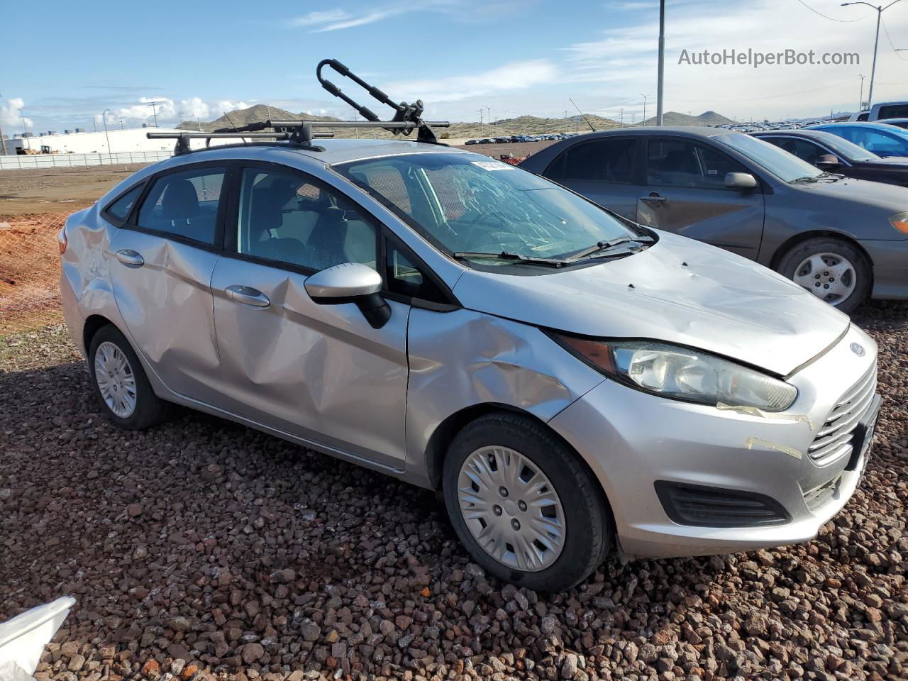 2017 Ford Fiesta S Серебряный vin: 3FADP4AJ1HM163346