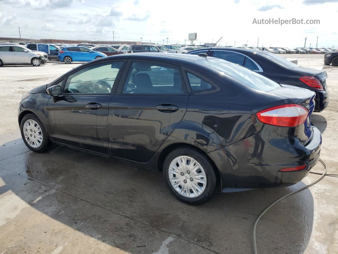 2015 Ford Fiesta S Черный vin: 3FADP4AJ2FM145743