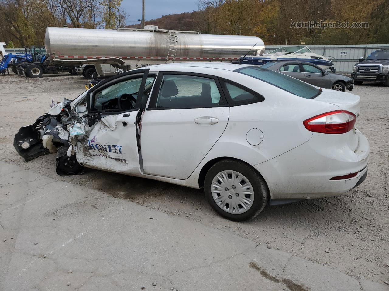 2019 Ford Fiesta S White vin: 3FADP4AJ2KM165419