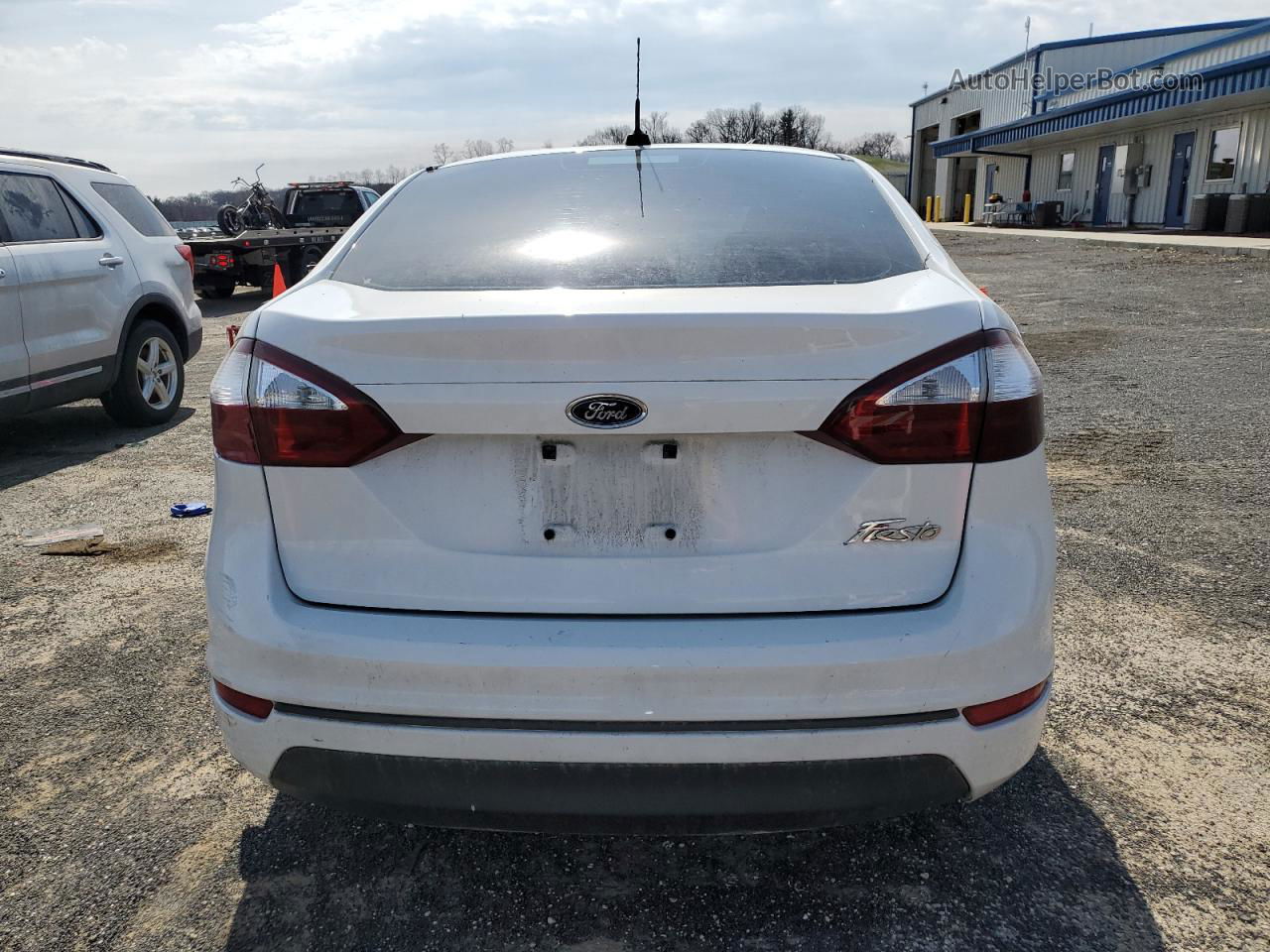 2015 Ford Fiesta S White vin: 3FADP4AJ3FM175544