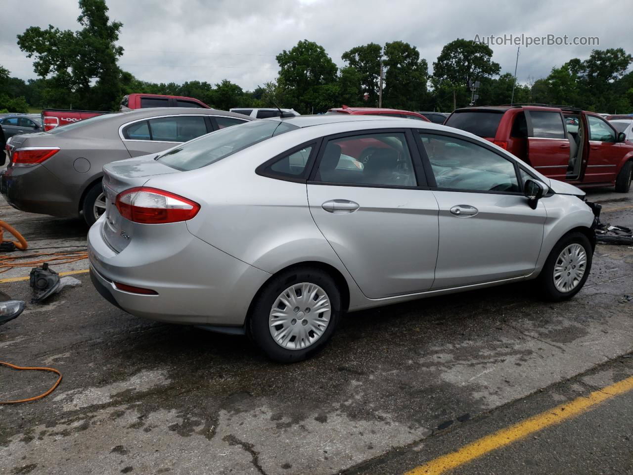 2015 Ford Fiesta S Silver vin: 3FADP4AJ3FM221650