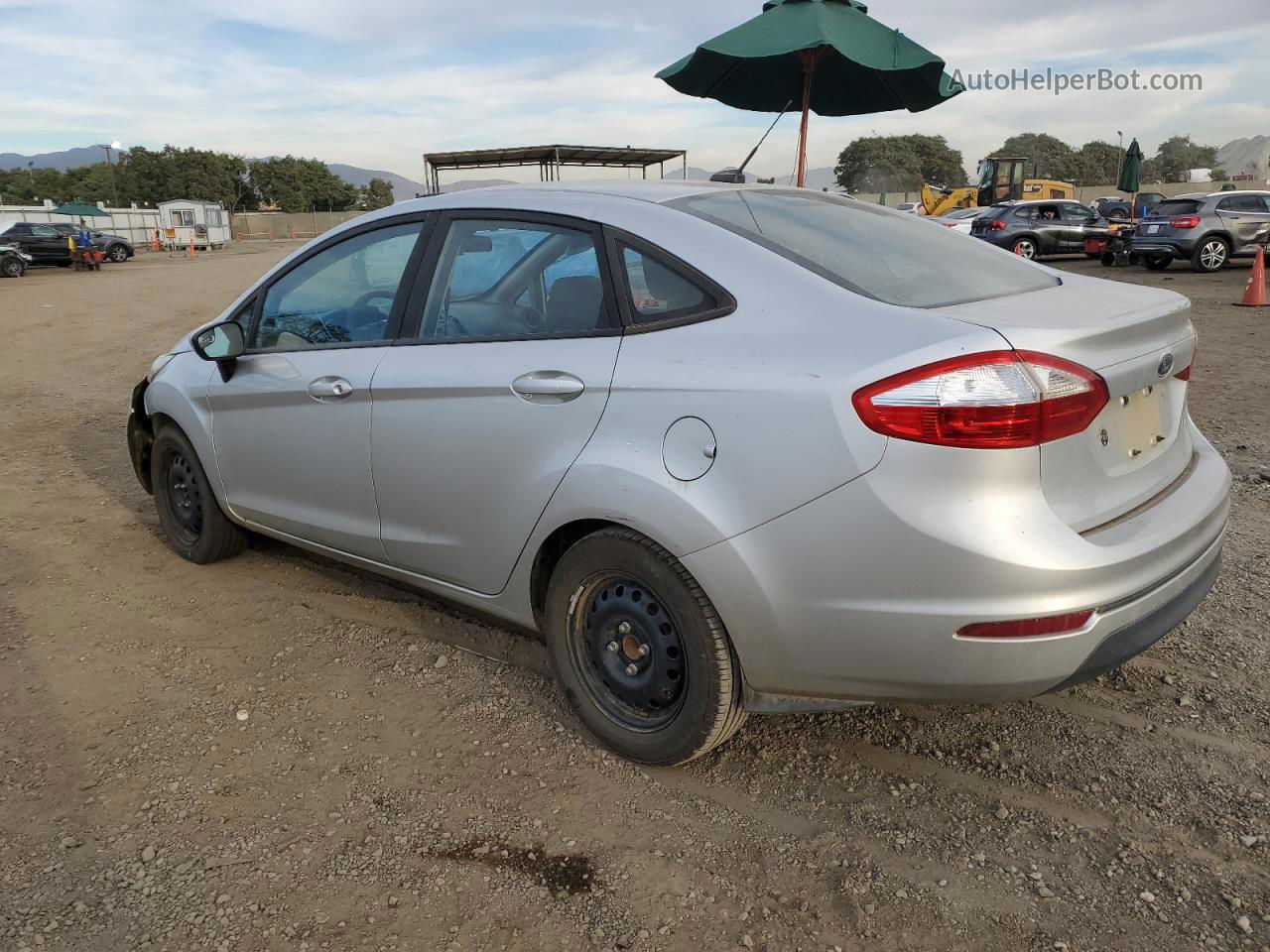 2015 Ford Fiesta S Silver vin: 3FADP4AJ5FM139581