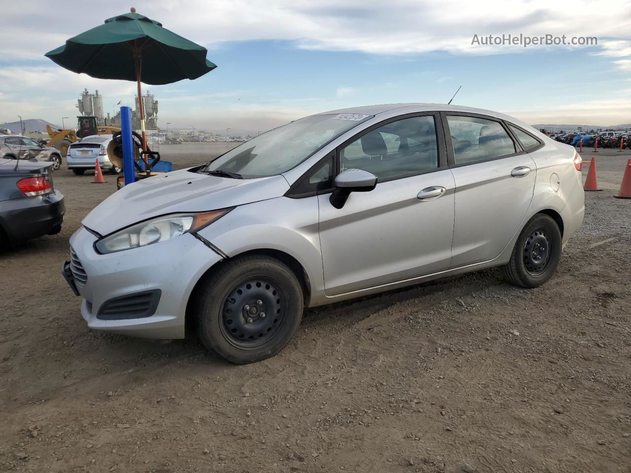 2015 Ford Fiesta S Silver vin: 3FADP4AJ5FM139581