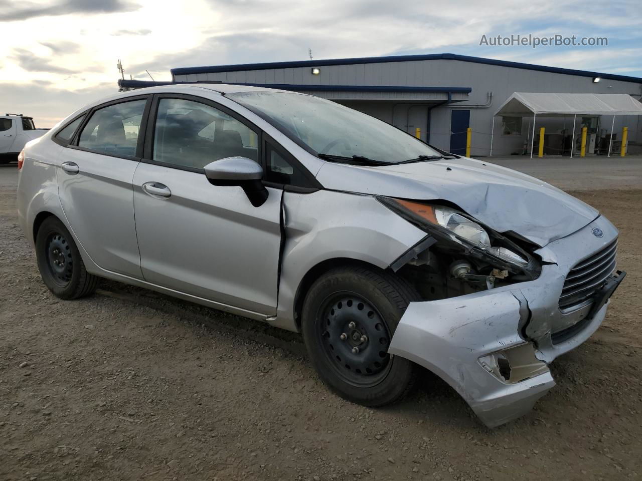 2015 Ford Fiesta S Silver vin: 3FADP4AJ5FM139581