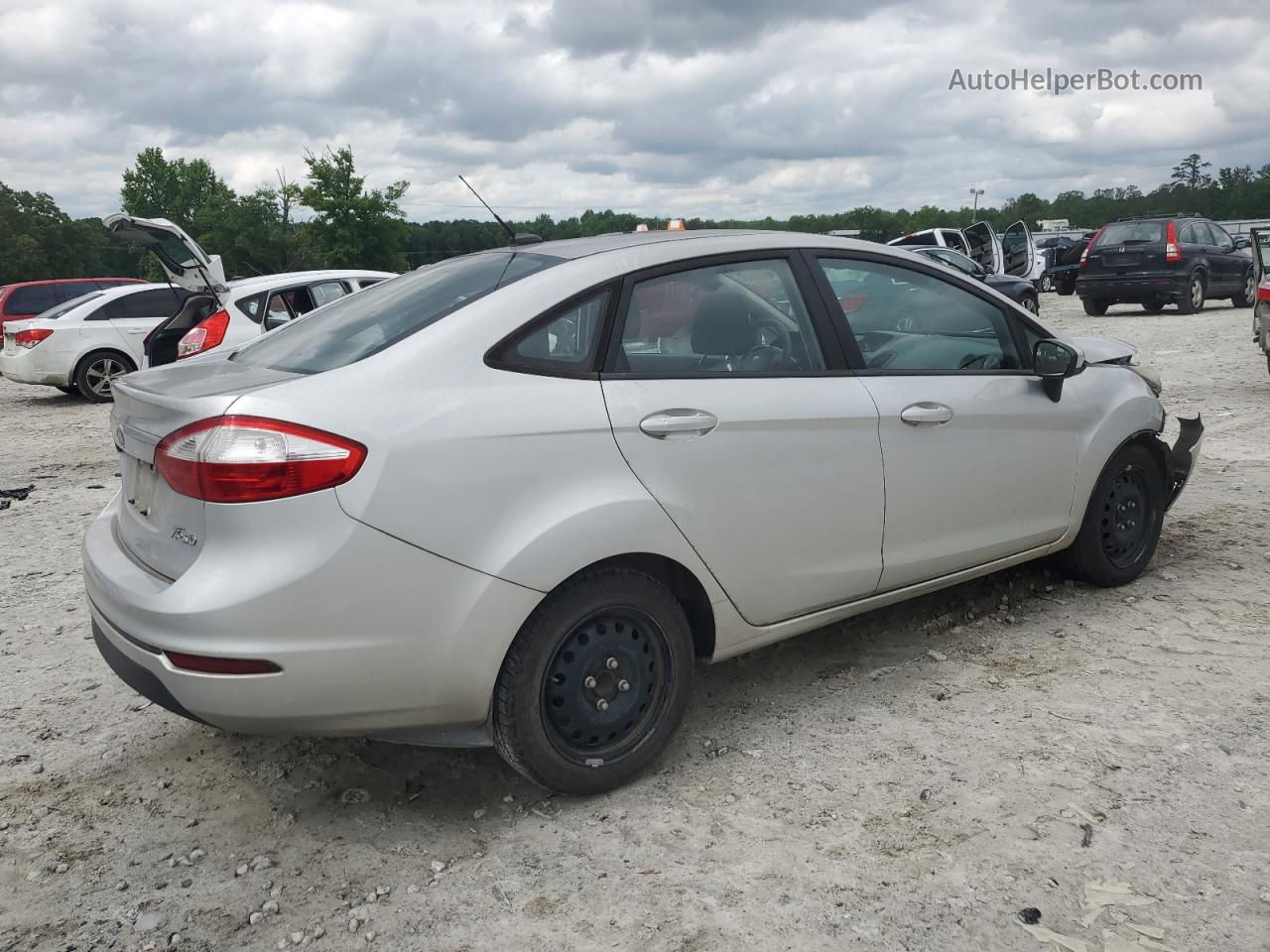 2016 Ford Fiesta S Серебряный vin: 3FADP4AJ6GM113914