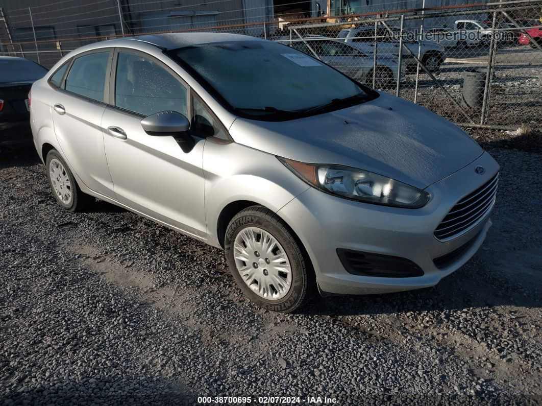 2016 Ford Fiesta S Серебряный vin: 3FADP4AJ6GM156665