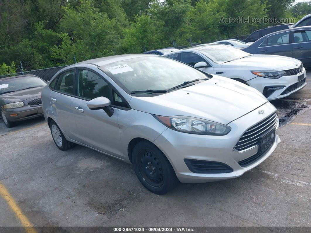 2015 Ford Fiesta S Silver vin: 3FADP4AJ7FM121146