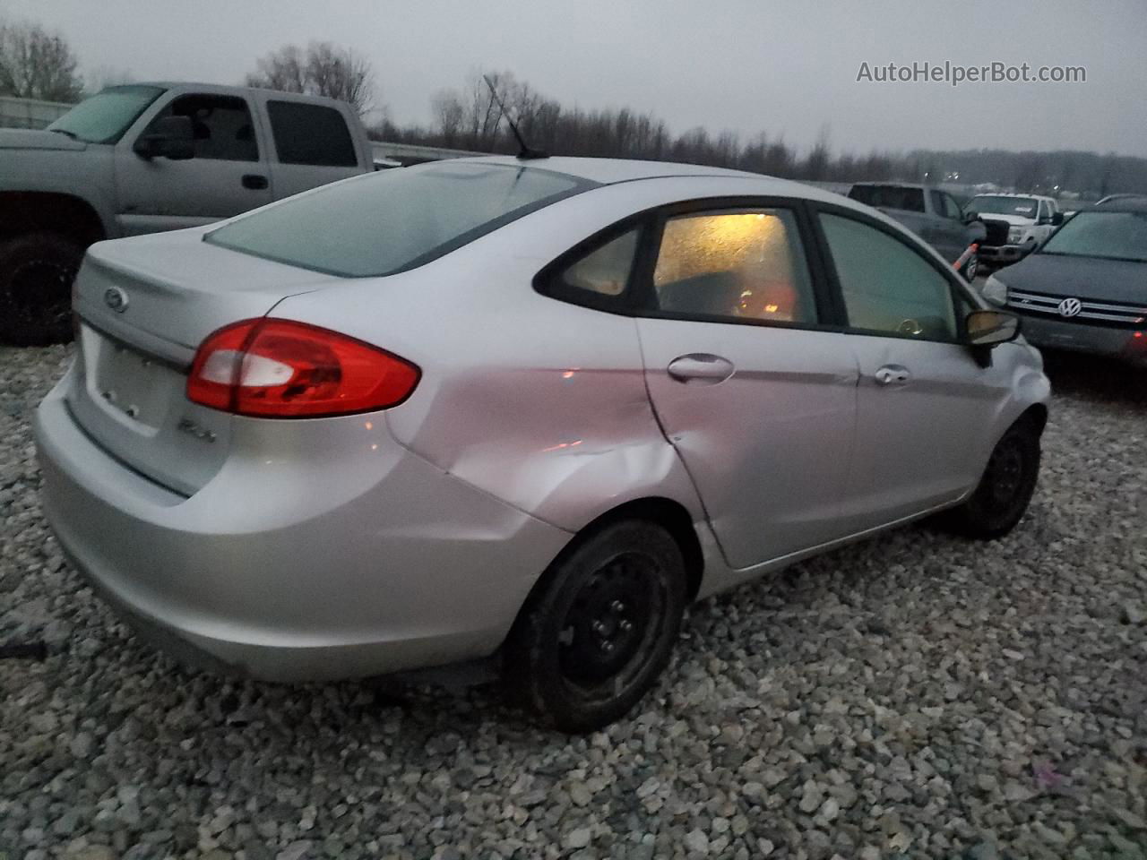 2011 Ford Fiesta S Серебряный vin: 3FADP4AJ8BM134529