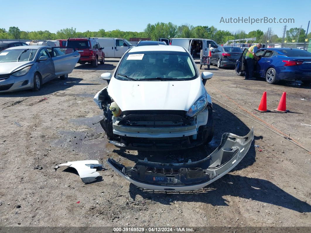 2017 Ford Fiesta S Белый vin: 3FADP4AJ9HM142633