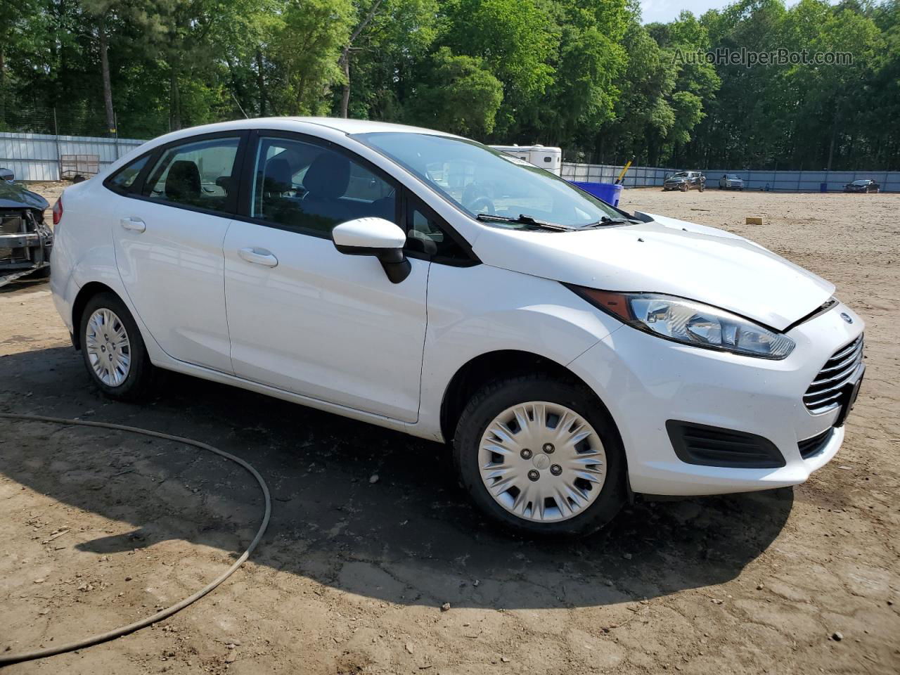 2017 Ford Fiesta S Белый vin: 3FADP4AJ9HM159397