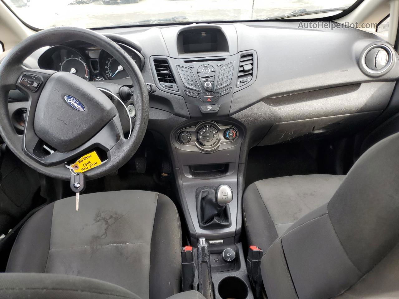 2016 Ford Fiesta S Белый vin: 3FADP4AJXGM143725