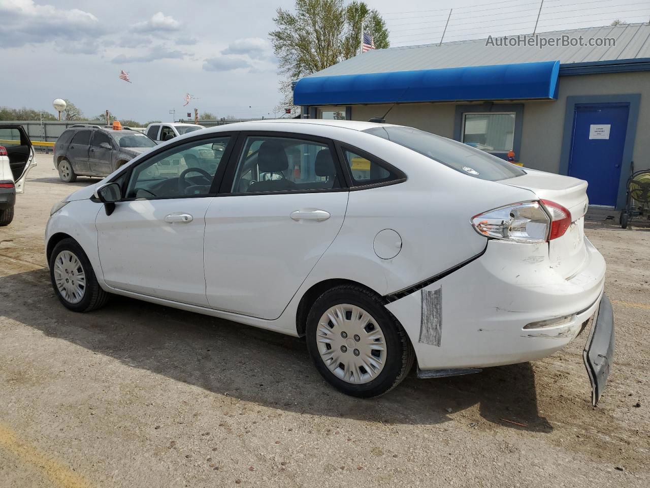 2017 Ford Fiesta S White vin: 3FADP4AJXHM154113