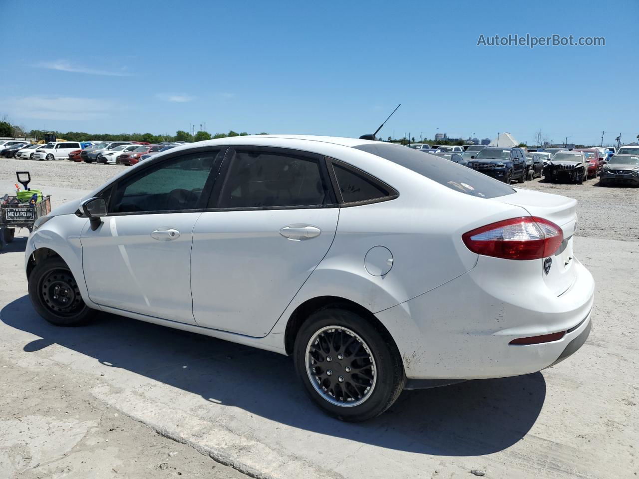 2017 Ford Fiesta S White vin: 3FADP4AJXHM157660