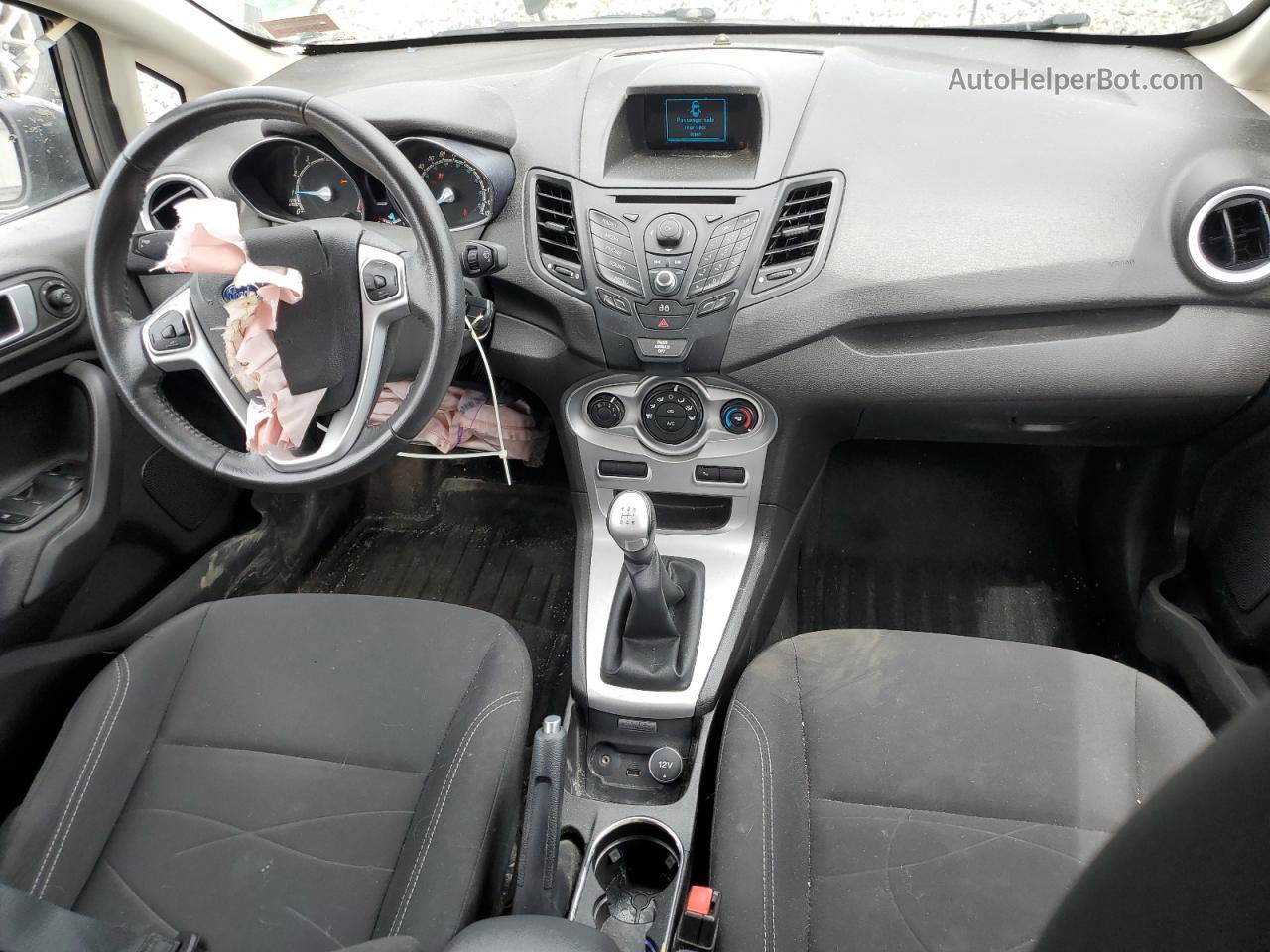 2015 Ford Fiesta Se Серый vin: 3FADP4BE0FM147878