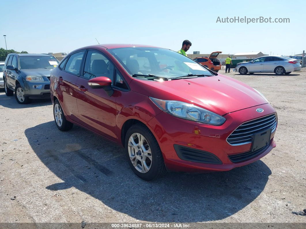 2015 Ford Fiesta Se Красный vin: 3FADP4BJ0FM114697