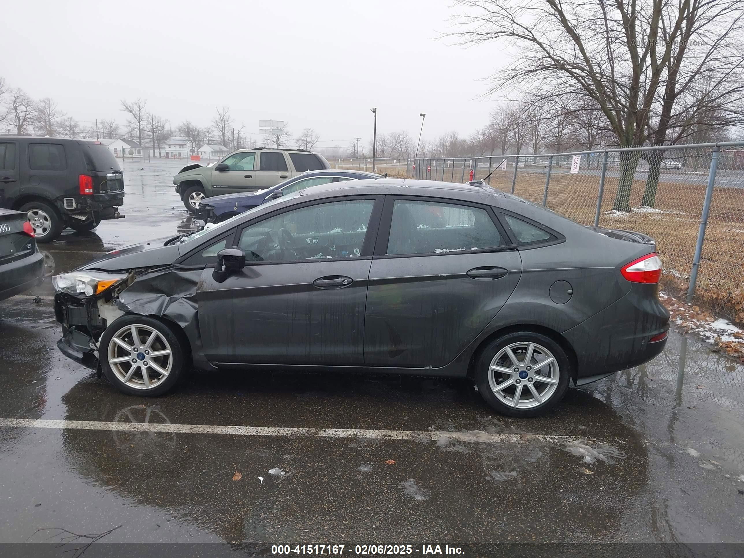 2015 Ford Fiesta Se Серый vin: 3FADP4BJ0FM170901