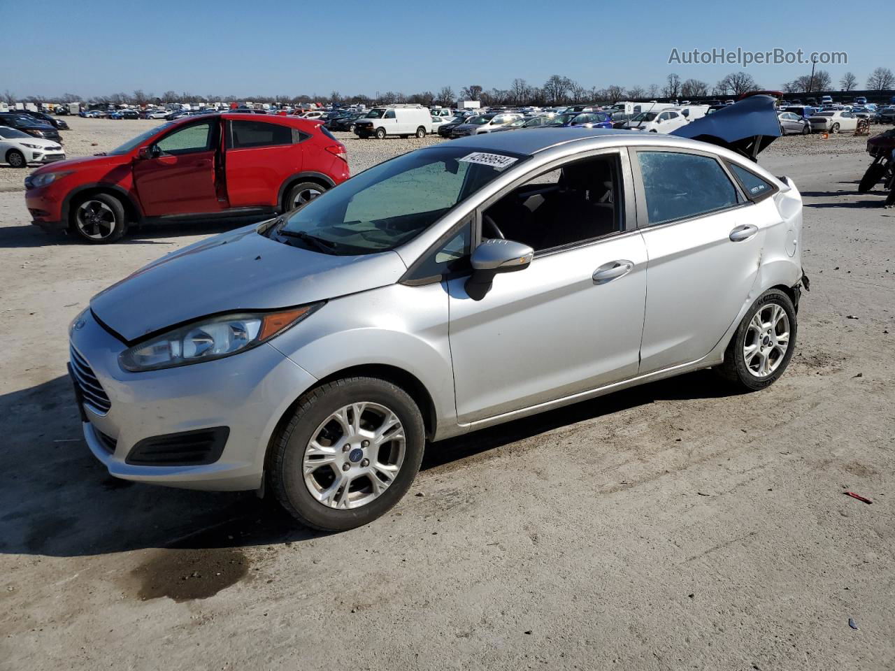 2015 Ford Fiesta Se Серебряный vin: 3FADP4BJ0FM202732