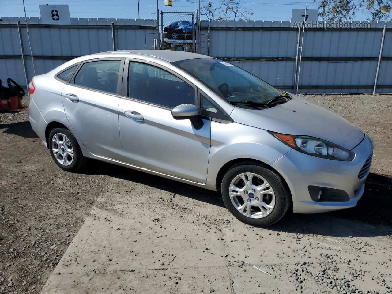 2015 Ford Fiesta Se Серебряный vin: 3FADP4BJ0FM221295