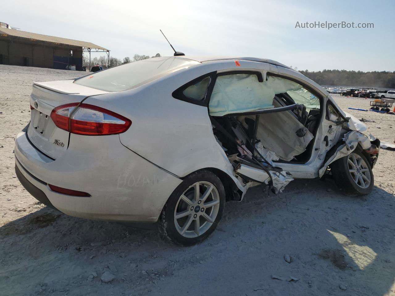 2019 Ford Fiesta Se White vin: 3FADP4BJ0KM123930