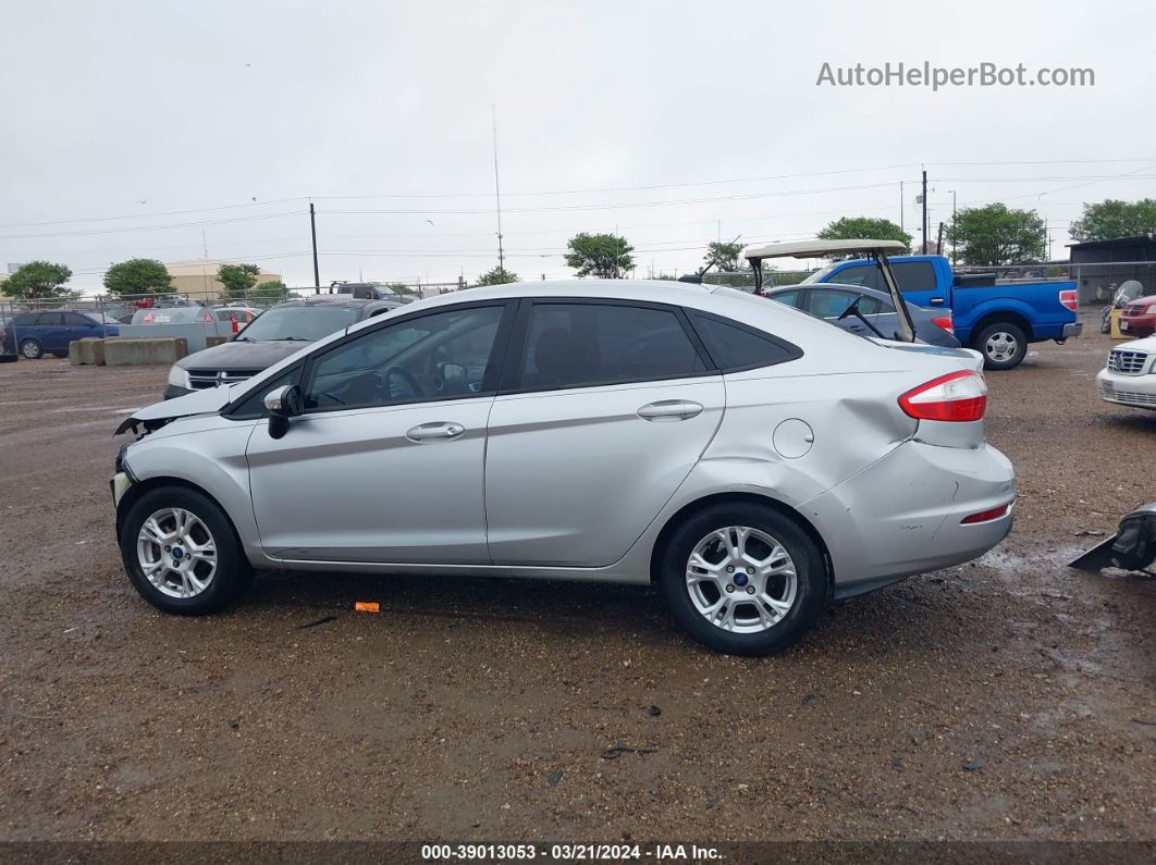 2015 Ford Fiesta Se Серебряный vin: 3FADP4BJ1FM145862