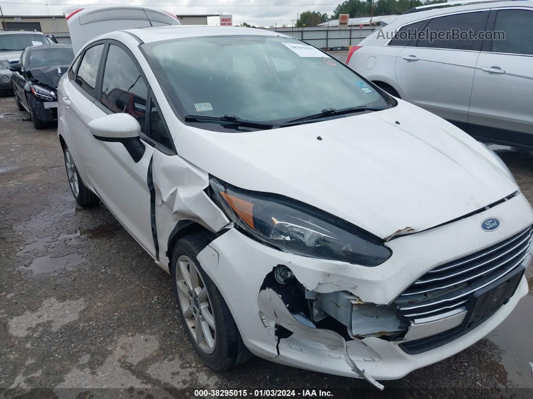 2017 Ford Fiesta Se Белый vin: 3FADP4BJ1HM168061