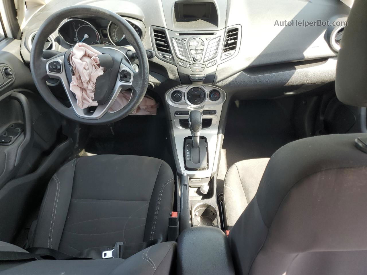 2019 Ford Fiesta Se White vin: 3FADP4BJ1KM119725