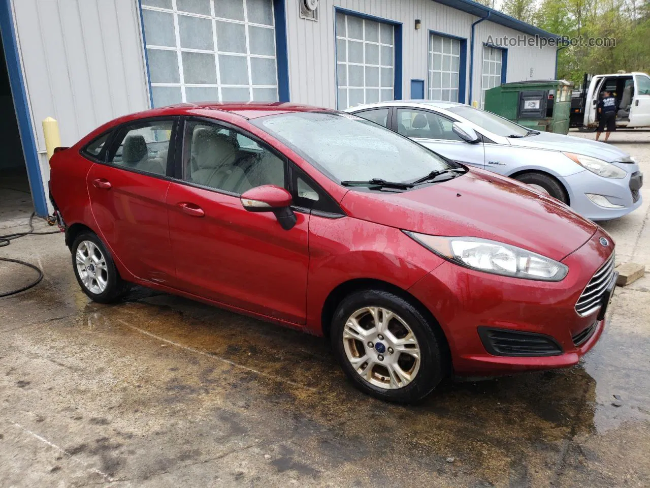 2015 Ford Fiesta Se Красный vin: 3FADP4BJ2FM144106