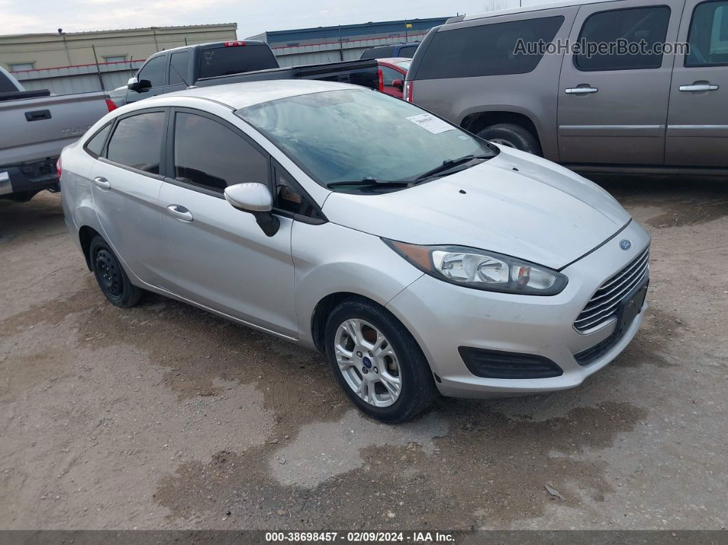 2015 Ford Fiesta Se Серебряный vin: 3FADP4BJ2FM198571