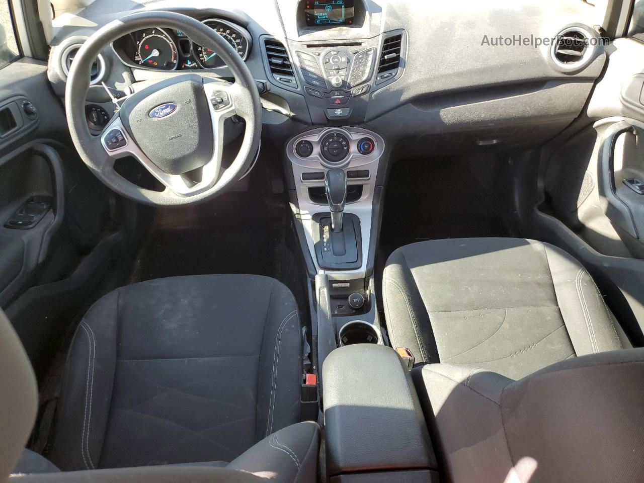 2017 Ford Fiesta Se Серебряный vin: 3FADP4BJ2HM171180