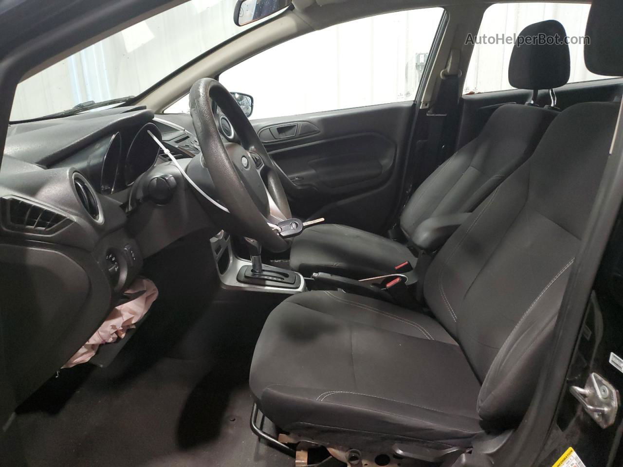 2019 Ford Fiesta Se Черный vin: 3FADP4BJ2KM114856