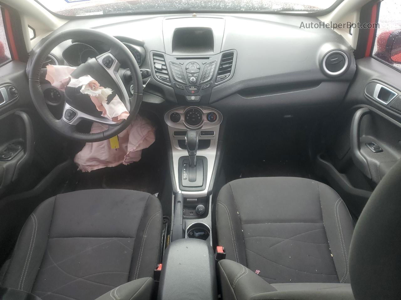 2015 Ford Fiesta Se Красный vin: 3FADP4BJ3FM214292