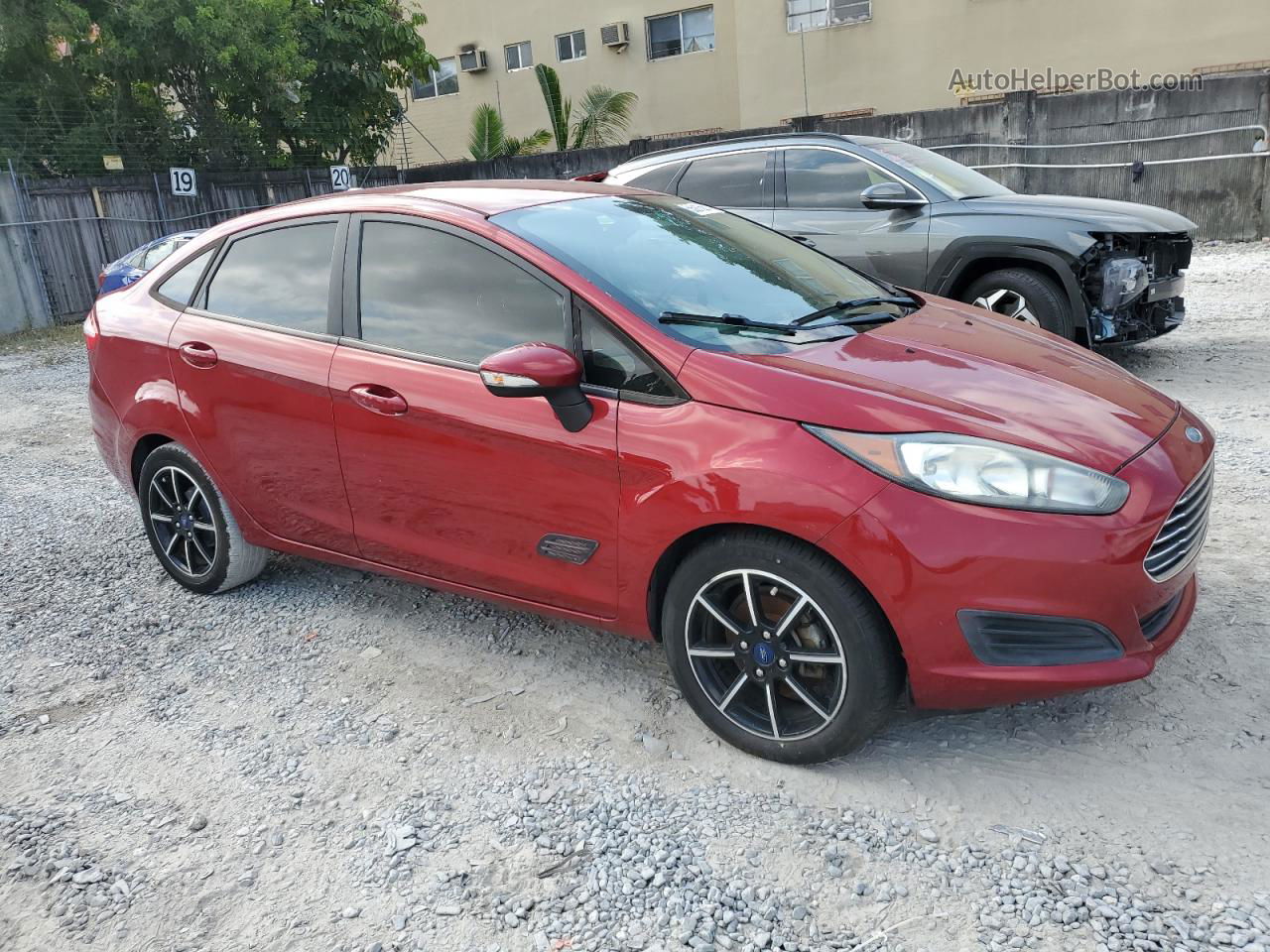 2016 Ford Fiesta Se Red vin: 3FADP4BJ3GM188150