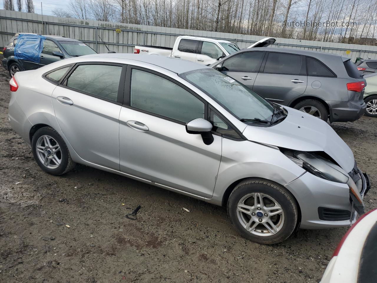 2017 Ford Fiesta Se Серебряный vin: 3FADP4BJ3HM145266