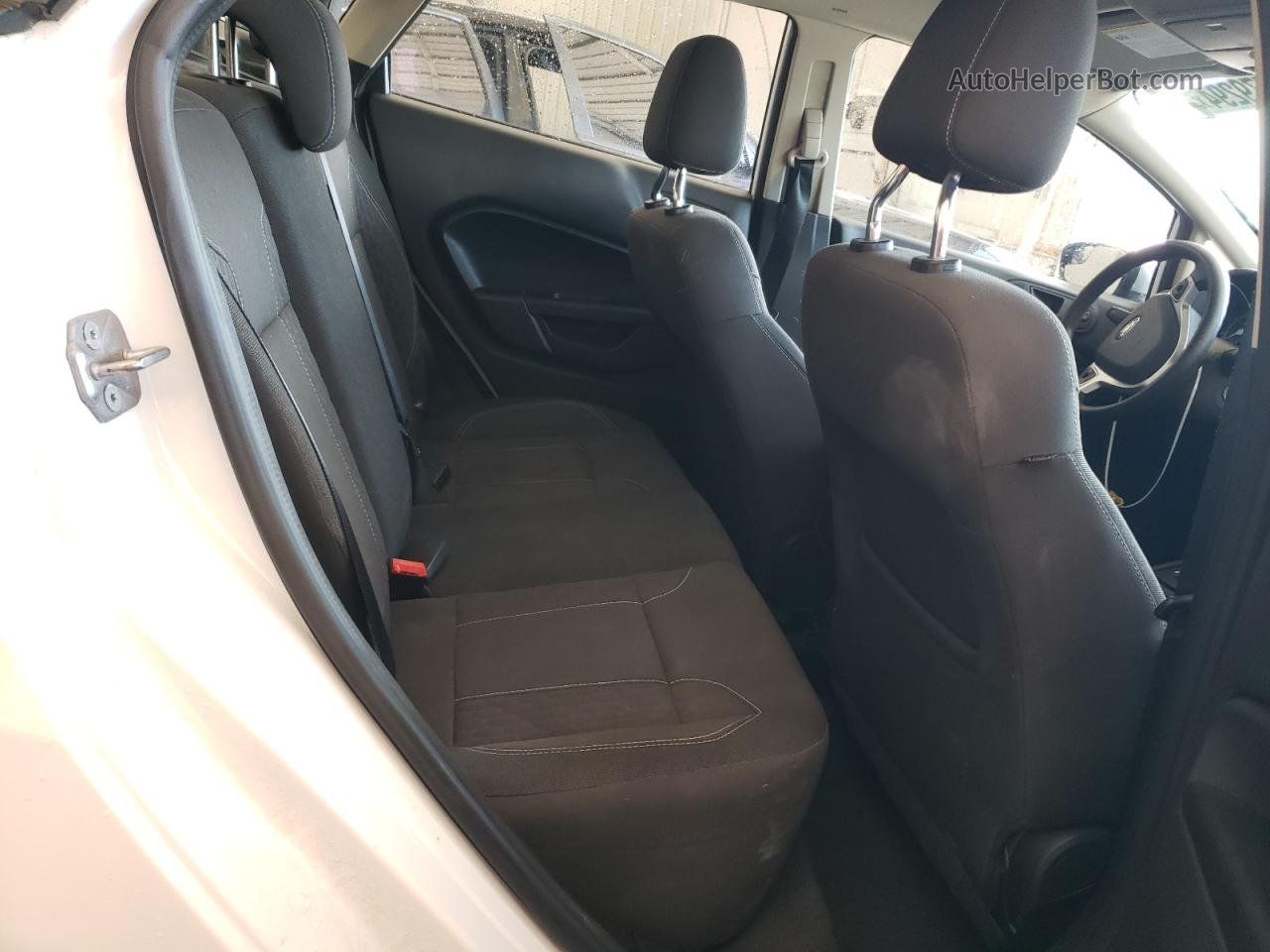 2019 Ford Fiesta Se White vin: 3FADP4BJ3KM150314