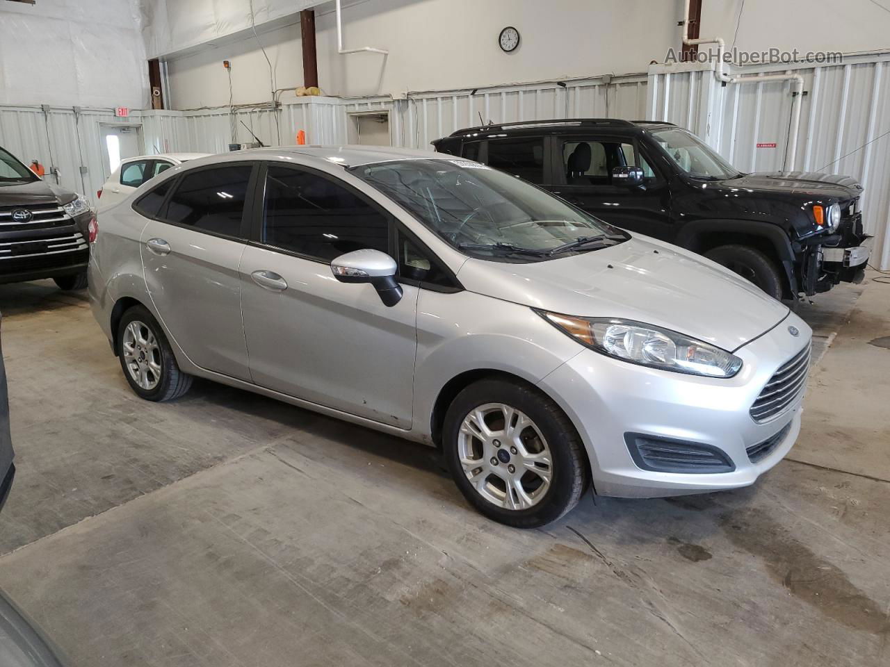 2015 Ford Fiesta Se Silver vin: 3FADP4BJ4FM130109