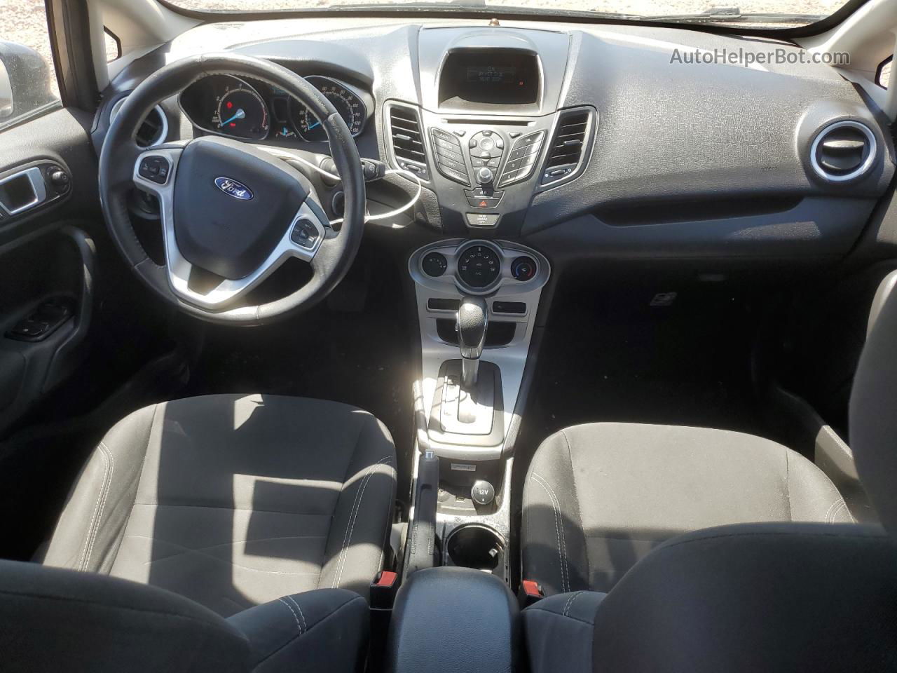 2015 Ford Fiesta Se Серый vin: 3FADP4BJ4FM225107