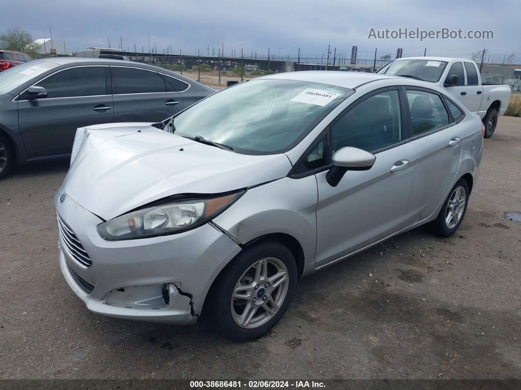 2017 Ford Fiesta Se Серебряный vin: 3FADP4BJ4HM138438