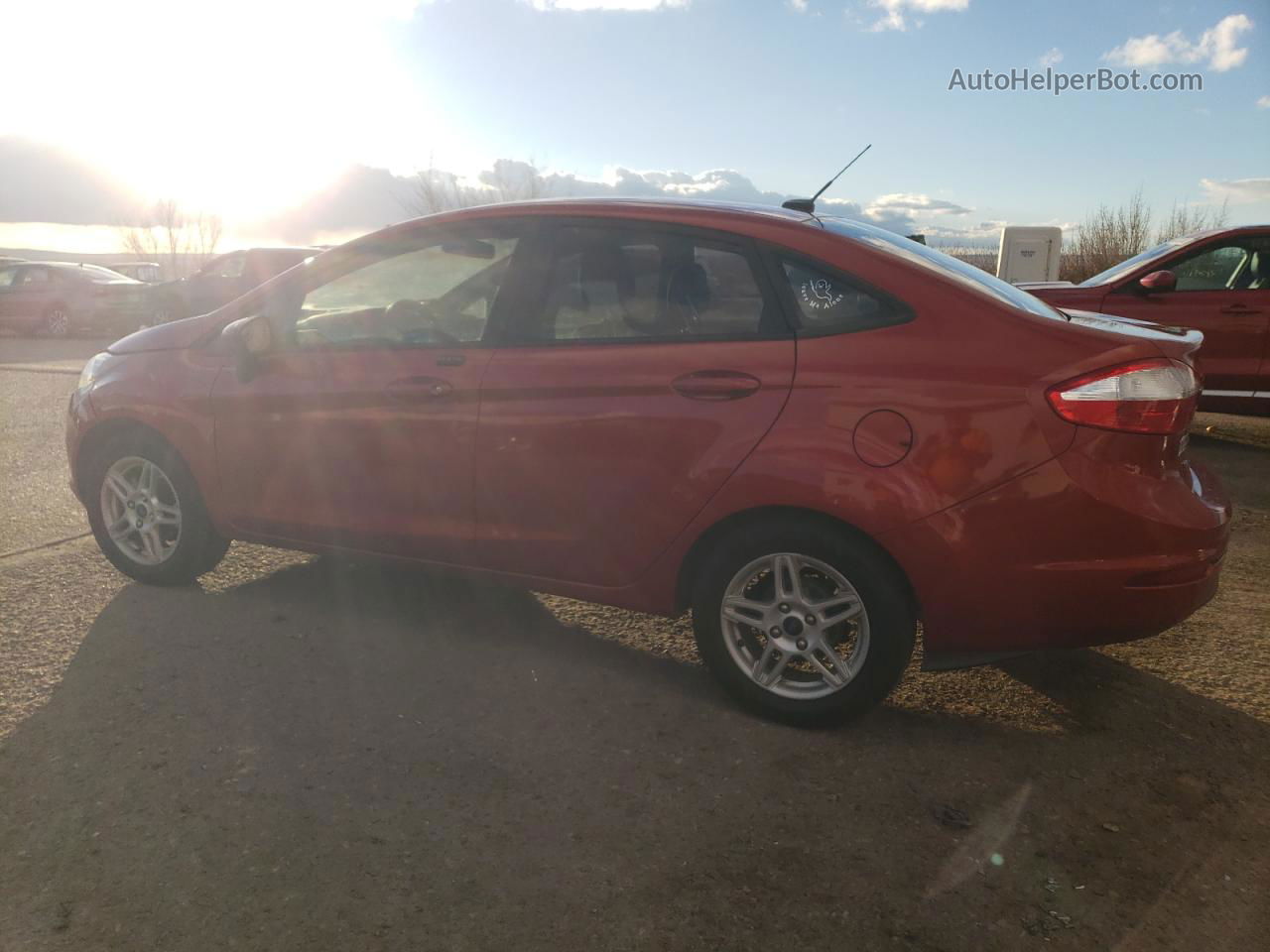 2019 Ford Fiesta Se Red vin: 3FADP4BJ4KM127480