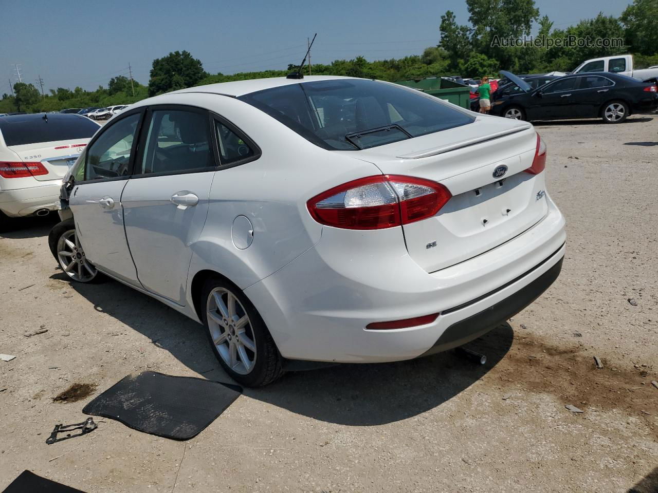 2019 Ford Fiesta Se White vin: 3FADP4BJ4KM149320