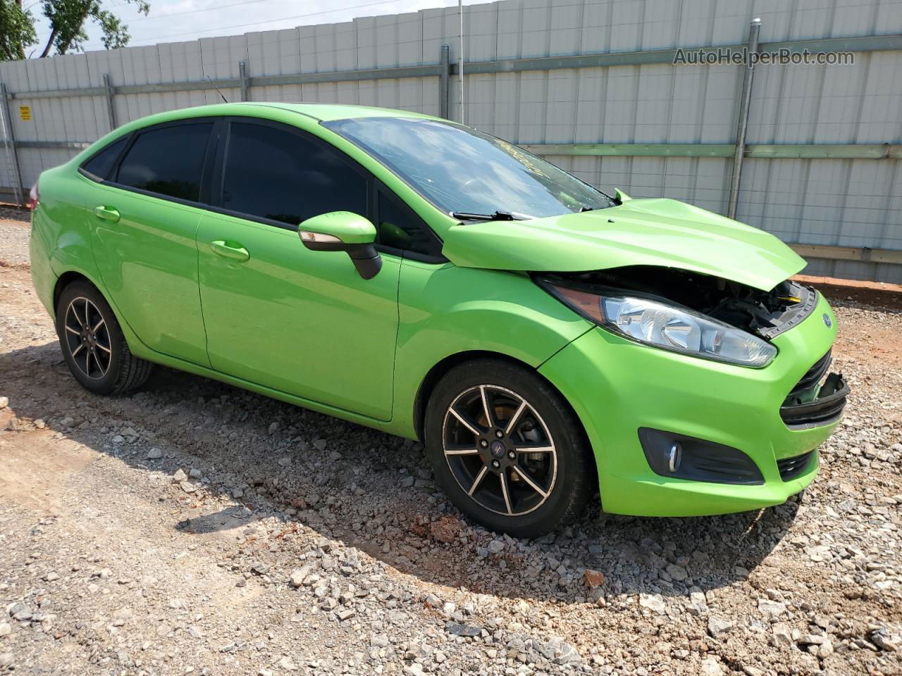 2015 Ford Fiesta Se Зеленый vin: 3FADP4BJ6FM144688