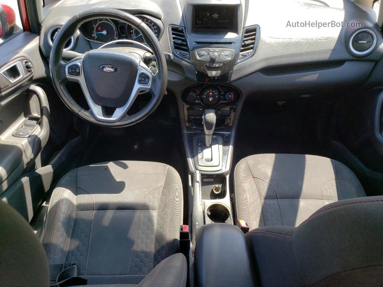 2015 Ford Fiesta Se Красный vin: 3FADP4BJ6FM160017