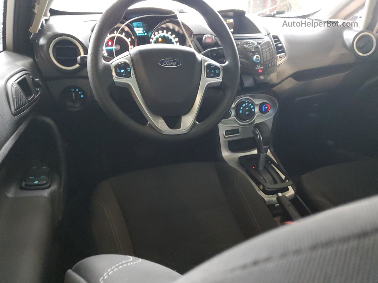 2019 Ford Fiesta Se Серебряный vin: 3FADP4BJ6KM116254