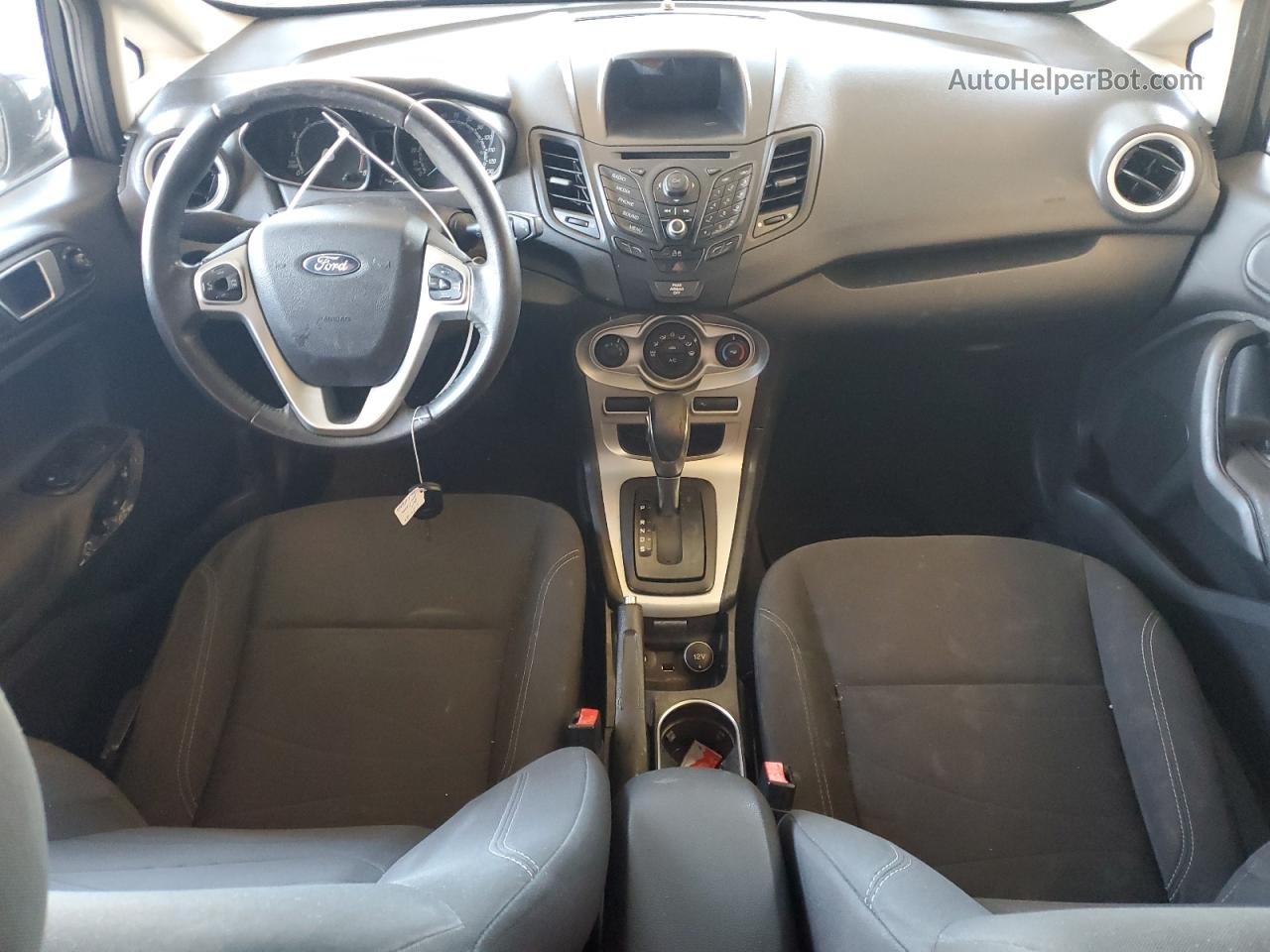 2015 Ford Fiesta Se Черный vin: 3FADP4BJ7FM126023