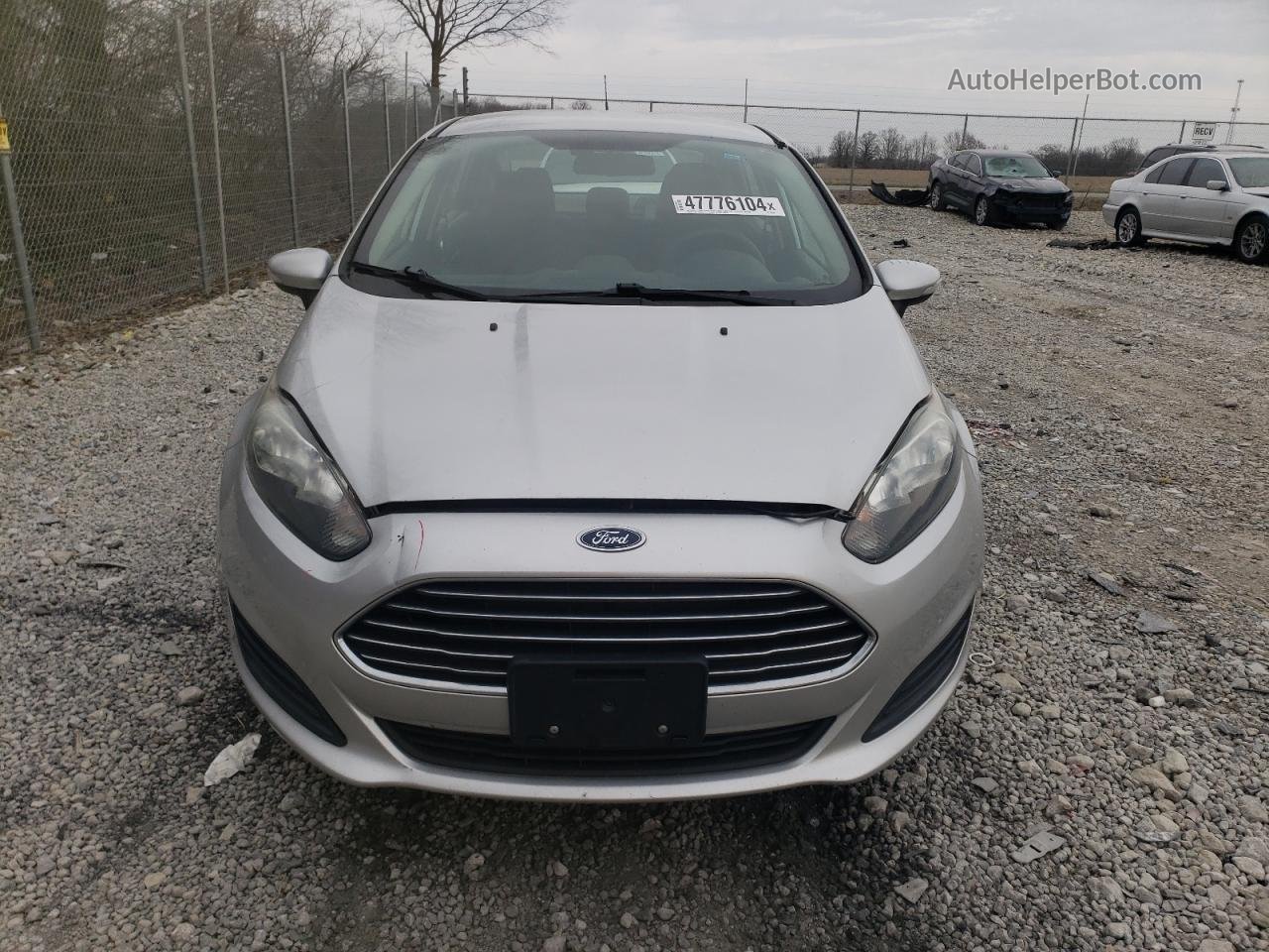 2015 Ford Fiesta Se Серебряный vin: 3FADP4BJ7FM199540